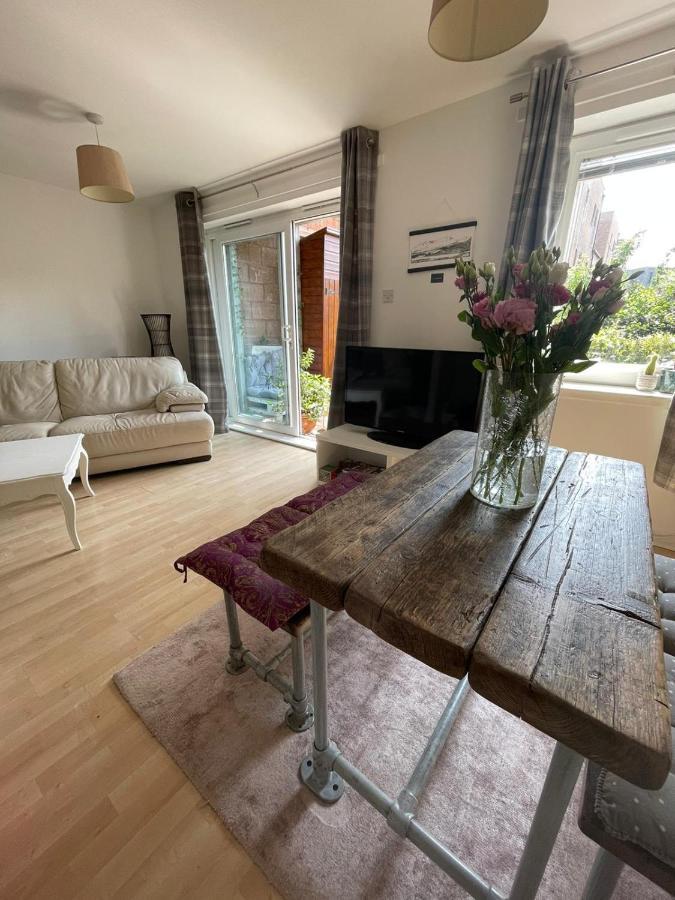 Pass The Keys Lovely 2Bedroom Flat With Balcony Edinburg Exteriör bild