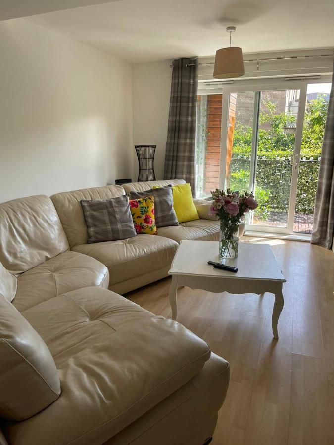 Pass The Keys Lovely 2Bedroom Flat With Balcony Edinburg Exteriör bild