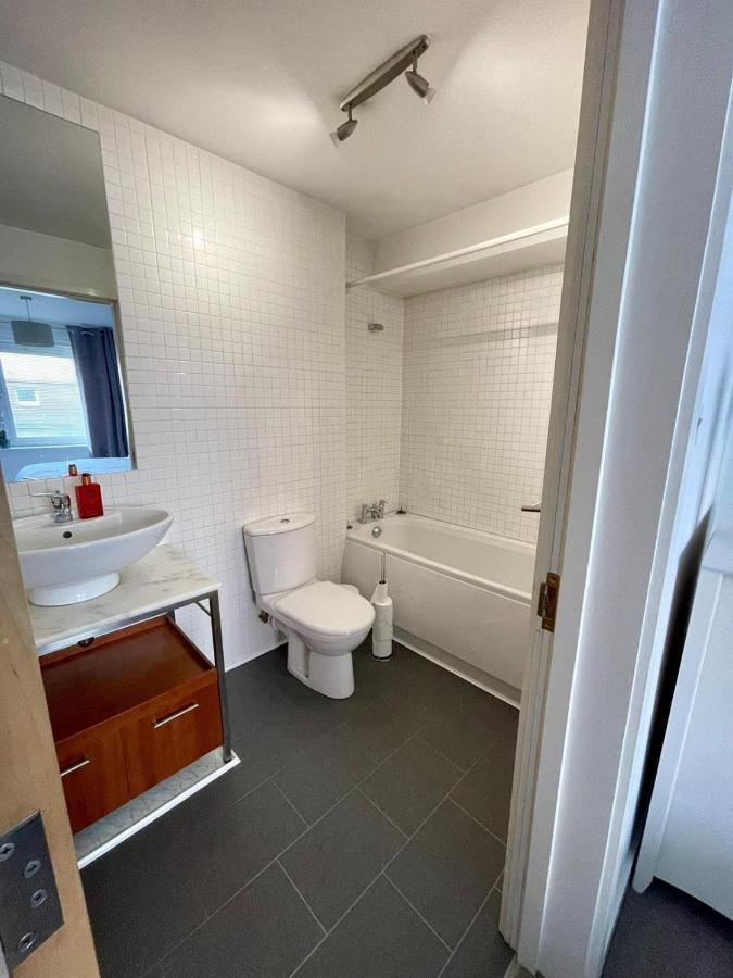 Pass The Keys Lovely 2Bedroom Flat With Balcony Edinburg Exteriör bild
